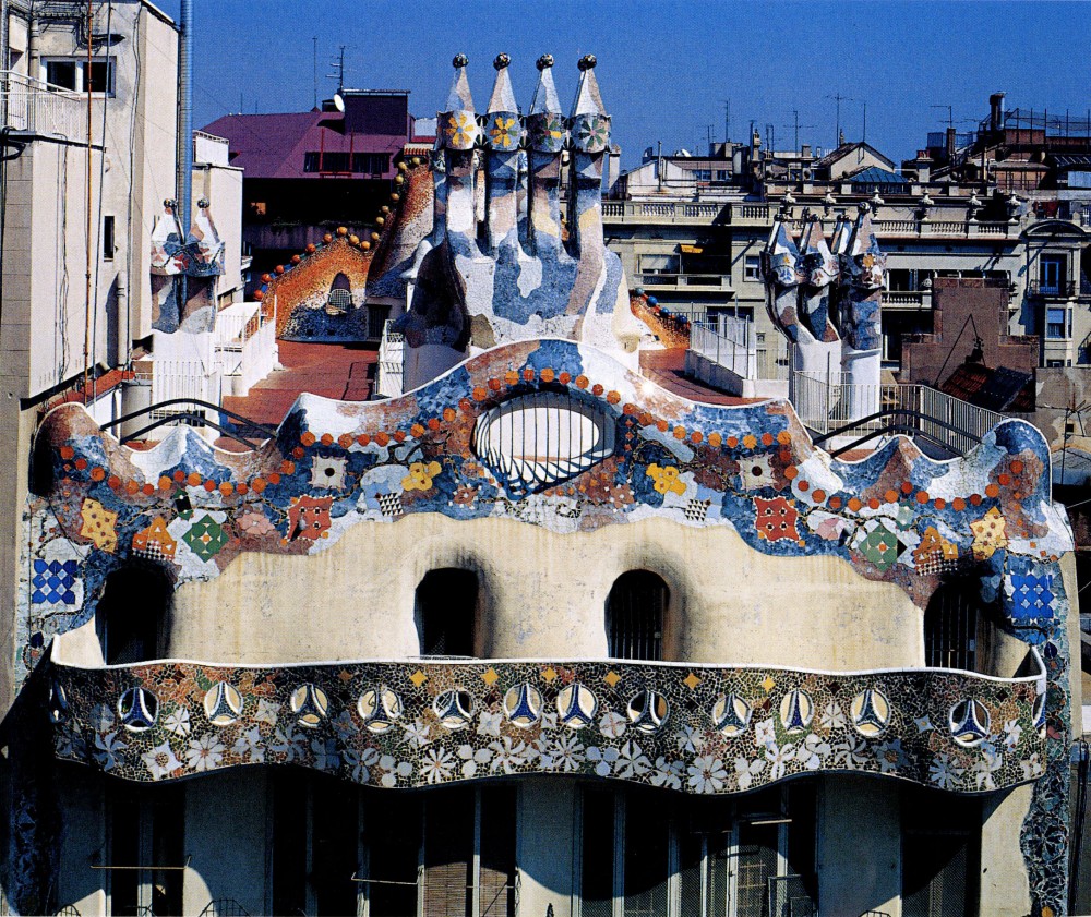 1290462624-gaudi7-1000x841.jpg