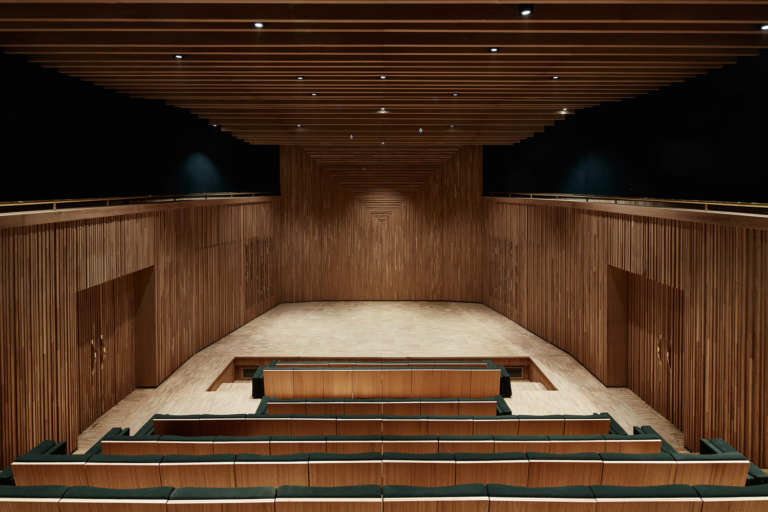 SKO-MSL-FINI-021_Auditorium.jpg