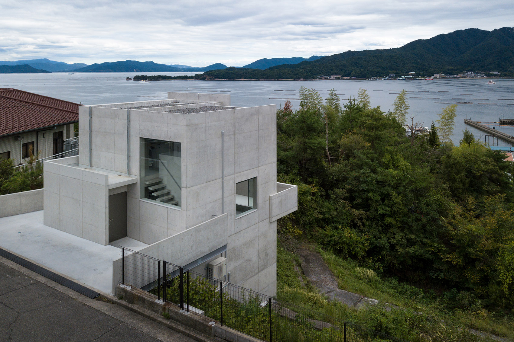 014-house-in-ajina-by-kazunori-fujimoto-architect-associates.jpg