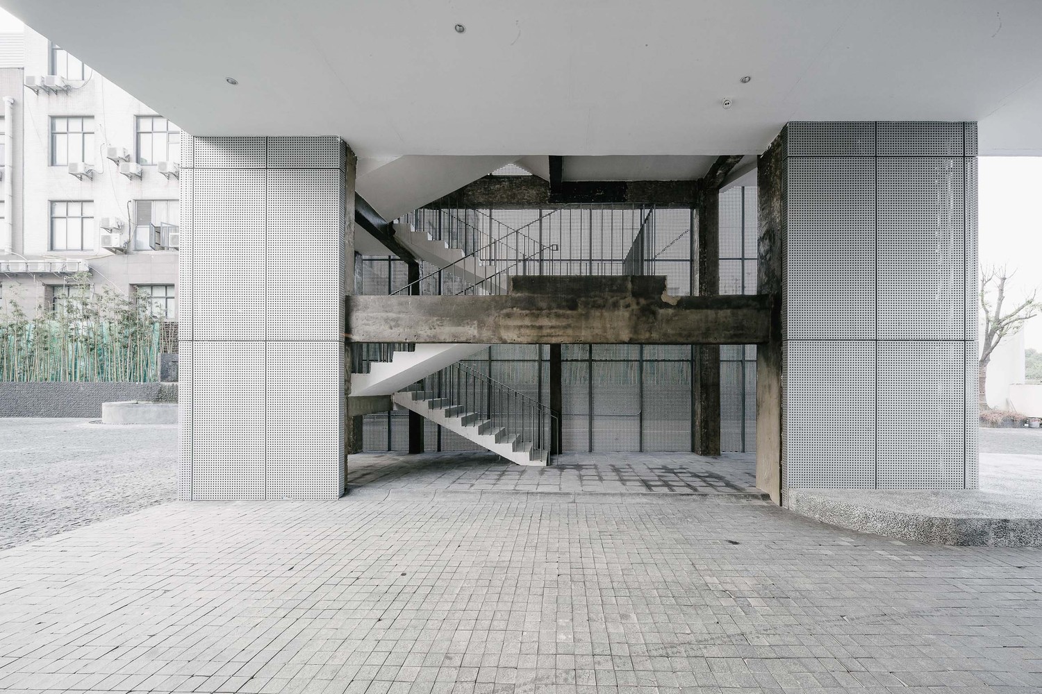 7室外疏散楼梯_Outdoor_Emergency_Staircase.jpg