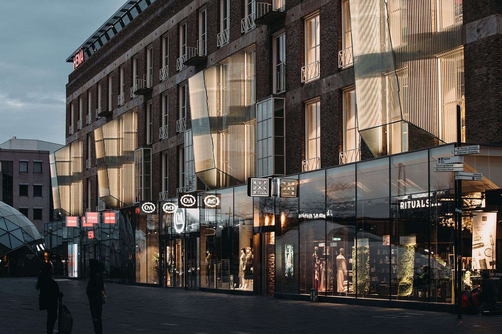 007-18-septemberplein-renovation-in-eindhoven-by-unstudio.jpg