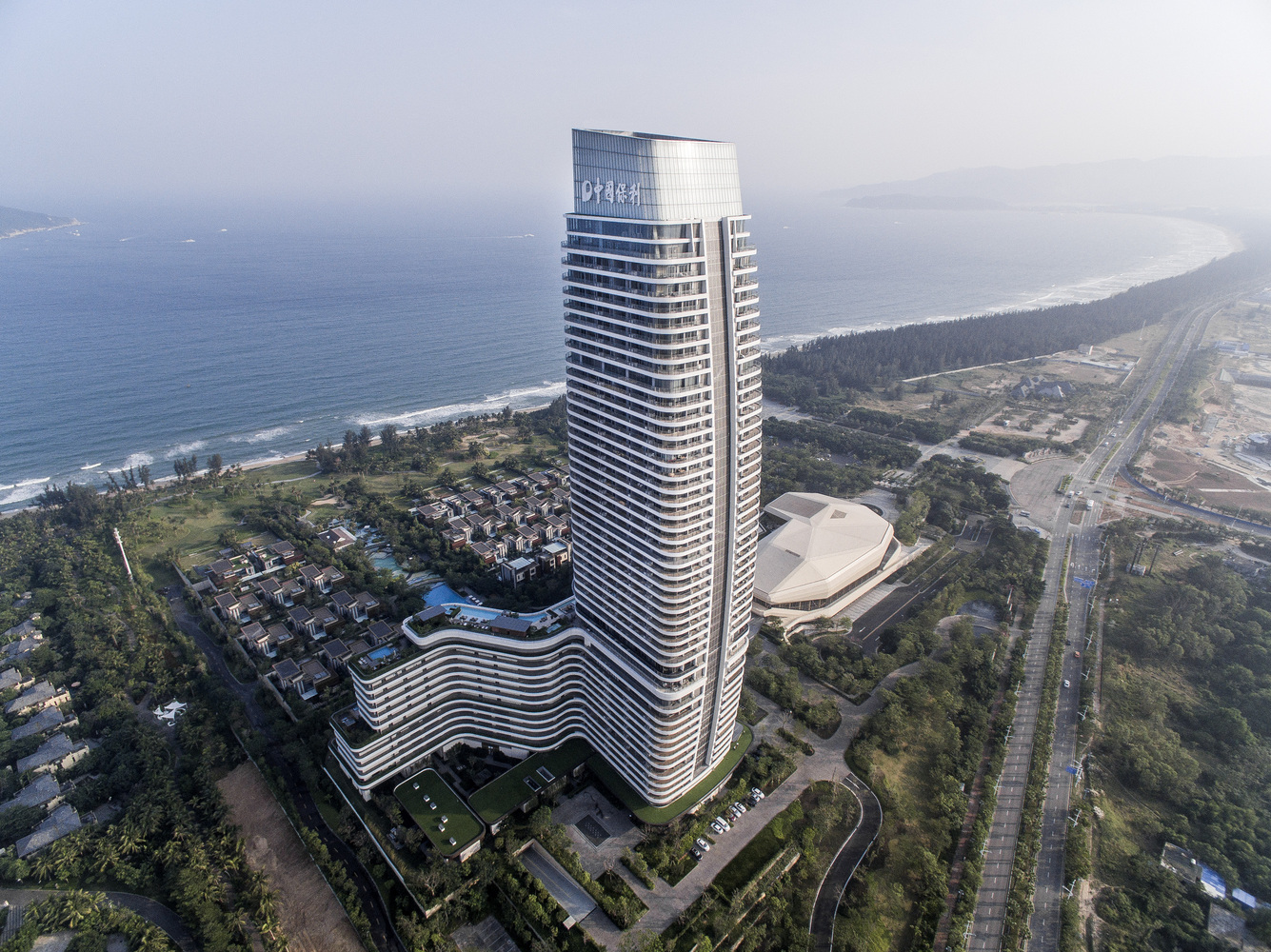 1_Rosewood_Sanya_Overall_Aerial_(c)_Shen_Zhonghai__1st_Image.jpg